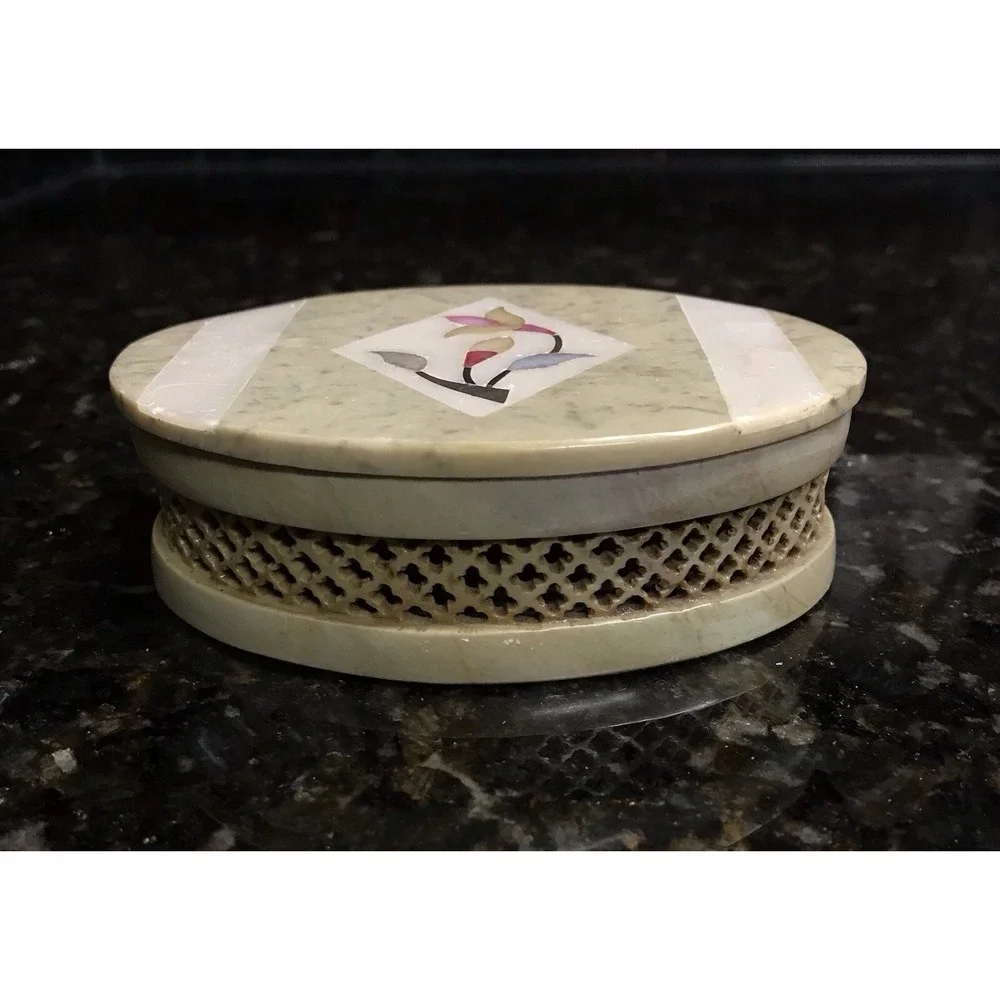 Soapstone Trinket‎ Box Jewelry Inlaid Mother of Pearl Vintage Hand Carved Oval